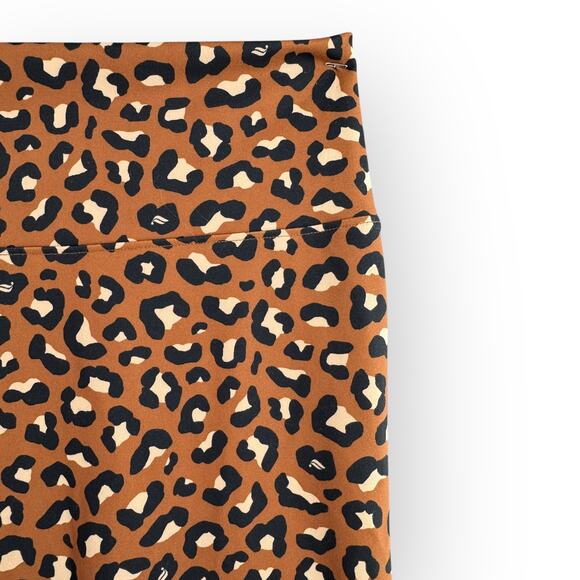 Fabletics Boost PowerHold® Leopard Mocha Meru High-Waisted 7/8 Legging XL | NWT - Picture 8 of 10